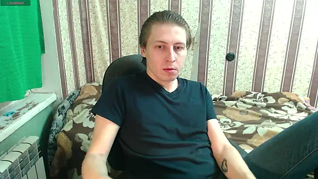 Snapshot of darienlarge chatting on 10/22/25, 03:55 darienlarge online show from 10/22/25, 03:55