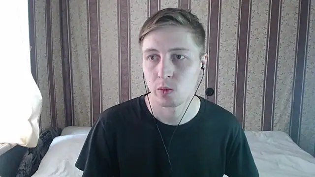 Snapshot of darienlarge chatting on 03/11/25, 01:45 darienlarge online show from 03/11/25, 01:45