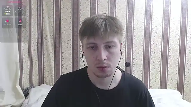 Snapshot of darienlarge chatting on 03/20/25, 10:29 darienlarge online show from 03/20/25, 10:29
