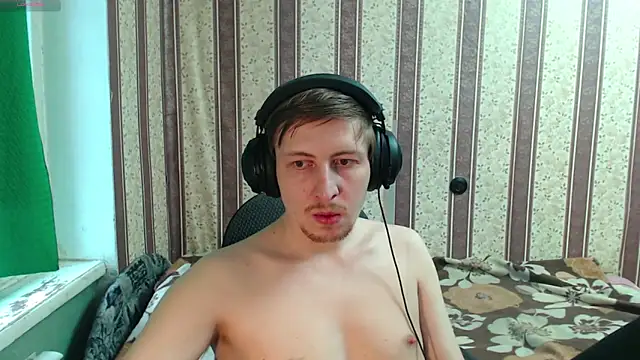 Snapshot of darienlarge chatting on 11/08/25, 09:24 darienlarge online show from 11/08/25, 09:24