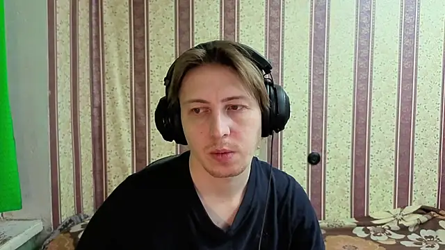 darienlarge online show from 12/19/25, 04:27