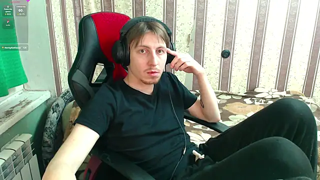 Snapshot of darienlarge chatting on 11/30/25, 04:08 darienlarge online show from 11/30/25, 04:08