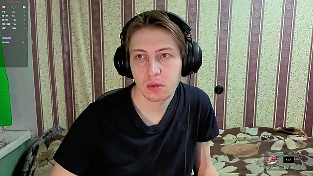 Snapshot of darienlarge chatting on 12/18/25, 02:38 darienlarge online show from 12/18/25, 02:38