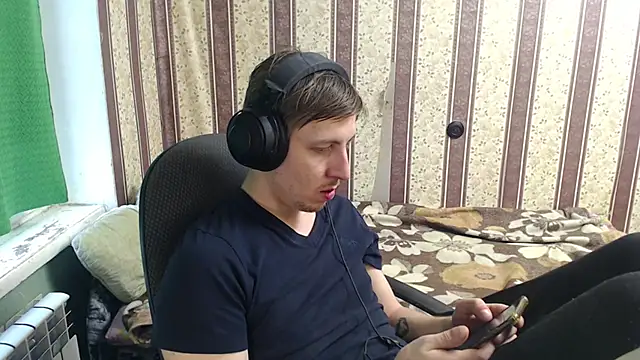 Snapshot of darienlarge chatting on 11/01/25, 09:03 darienlarge online show from 11/01/25, 09:03