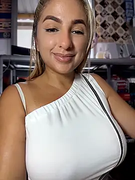 Snapshot of sammyqueenx21 chatting on 04/30/26, 08:57 sammyqueenx21 online show from 04/30/26, 08:57