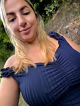 Snapshot of sammyqueenx21 chatting on 07/18/26, 11:41 sammyqueenx21 online show from 07/18/26, 11:41