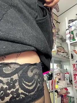 sammyqueenx21 online show from 11/14/25, 01:37