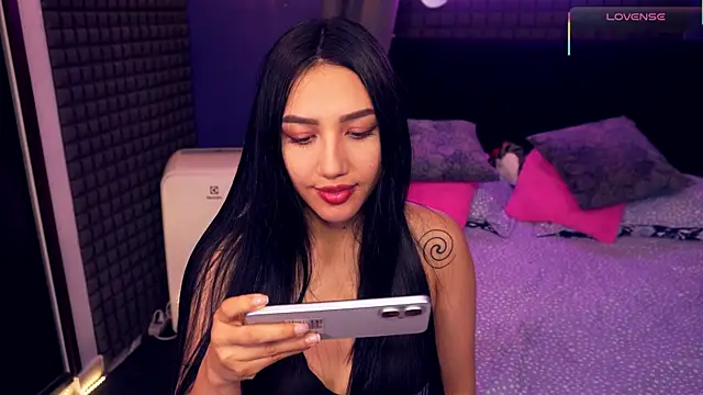 Snapshot of bull_vixen2001 chatting on 11/07/25, 11:30 bull vixen2001 online show from 11/07/25, 11:30