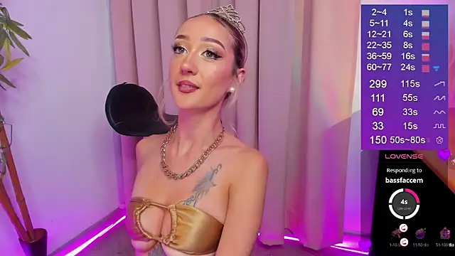 Bella-White online show from 10/10/25, 04:41