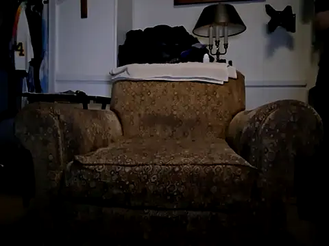 curiouscock38 online show from 12/04/25, 11:09