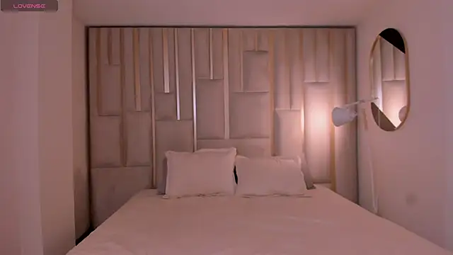 ErikaBenz  online show from 06/07/26, 11:48