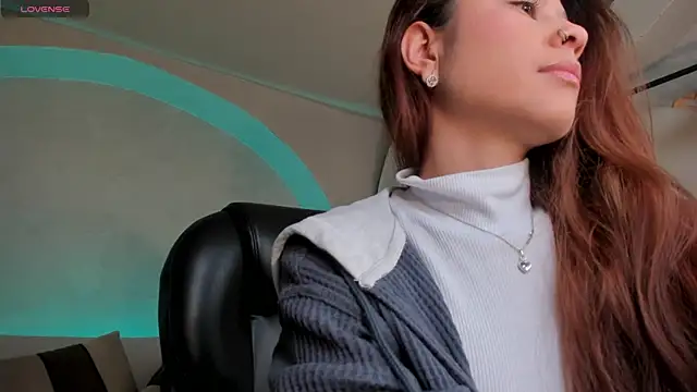 Snapshot of ErikaBenz_ chatting on 10/25/25, 12:28 ErikaBenz online show from 10/25/25, 12:28