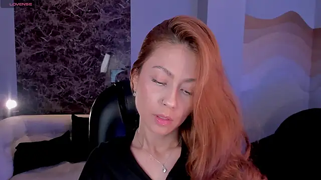 Snapshot of ErikaBenz_ chatting on 03/11/25, 12:28 ErikaBenz online show from 03/11/25, 12:28