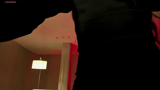 Snapshot of ErikaBenz_ chatting on 10/30/25, 12:25 ErikaBenz online show from 10/30/25, 12:25