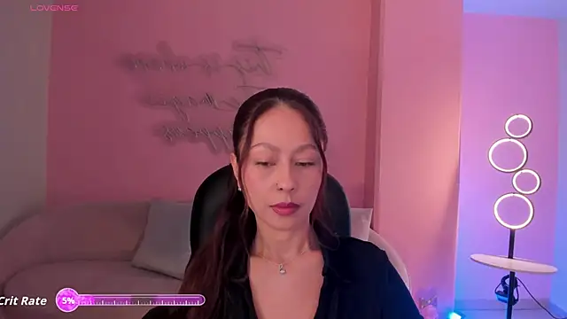 Snapshot of ErikaBenz_ chatting on 11/18/25, 12:41 ErikaBenz online show from 11/18/25, 12:41