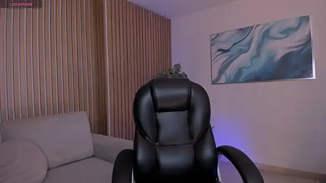 ErikaBenz  online show from 02/12/26, 11:43