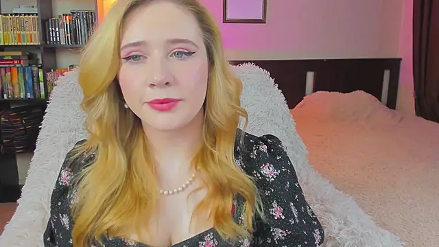 Lav Tender online show from 09/25/25, 07:53