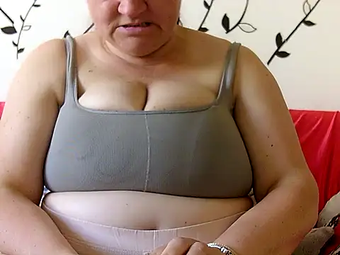 Snapshot of LaraXXX38 chatting on 05/11/26, 05:09 LaraXXX38 online show from 05/11/26, 05:09