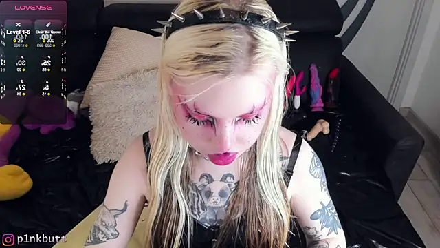 Snapshot of HelenGoat chatting on 02/01/25, 10:23 HelenGoat online show from 02/01/25, 10:23