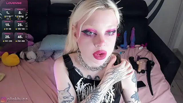 Snapshot of HelenGoat chatting on 12/07/24, 02:52 HelenGoat online show from 12/07/24, 02:52