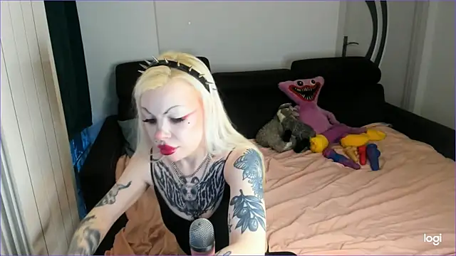 HelenGoat online show from 11/03/25, 08:40