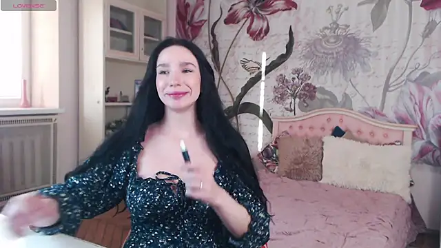 Snapshot of AliciaBow chatting on 10/24/25, 01:10 AliciaBow online show from 10/24/25, 01:10