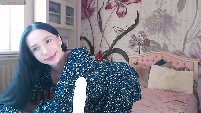 Snapshot of AliciaBow chatting on 09/21/25, 02:00 AliciaBow online show from 09/21/25, 02:00