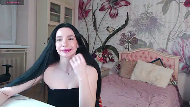 Snapshot of AliciaBow chatting on 11/19/25, 02:17 AliciaBow online show from 11/19/25, 02:17