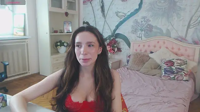 Snapshot of AliciaBow chatting on 05/25/26, 12:37 AliciaBow online show from 05/25/26, 12:37