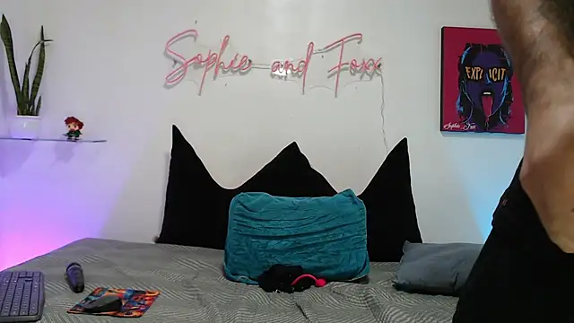Snapshot of SophieFoxx17 chatting on 10/29/25, 12:04 SophieFoxx17 online show from 10/29/25, 12:04