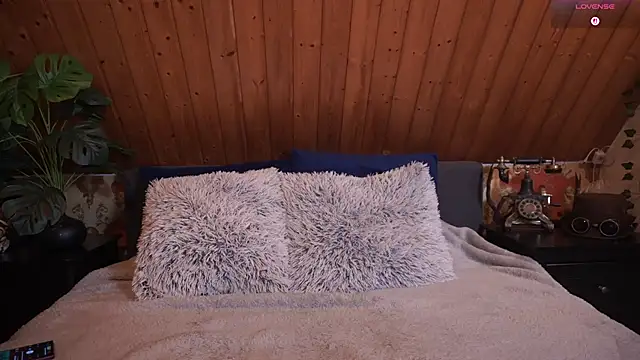 TessaWinter online show from 11/02/25, 03:17