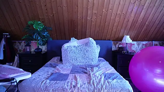 TessaWinter online show from 09/20/25, 10:09