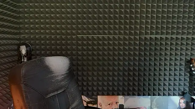 Snapshot of Noitelivre chatting on 04/04/26, 06:25 Noitelivre online show from 04/04/26, 06:25