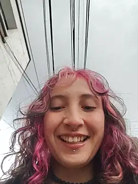  Laary online show from 12/21/25, 08:42