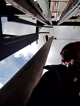  Laary online show from 10/06/25, 08:53