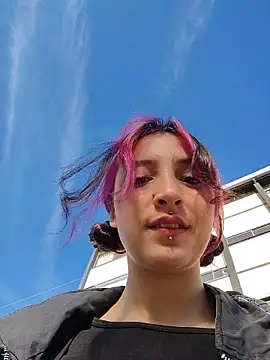  Laary online show from 03/11/26, 09:53