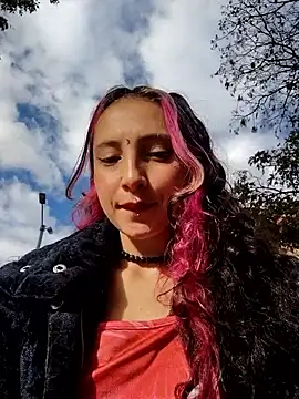  Laary online show from 10/19/25, 09:06