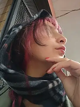  Laary online show from 12/18/25, 08:23