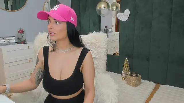 ElisaBaxter online show from 12/01/25, 04:57