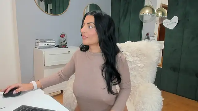 ElisaBaxter online show from 11/02/25, 06:07