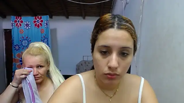 Nicolle Milf online show from 10/24/25, 06:29