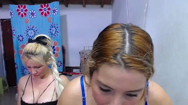 Snapshot of Nicolle_Milf chatting on 10/08/25, 06:08 Nicolle Milf online show from 10/08/25, 06:08