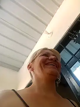 Snapshot of Nicolle_Milf chatting on 09/23/25, 06:37 Nicolle Milf online show from 09/23/25, 06:37