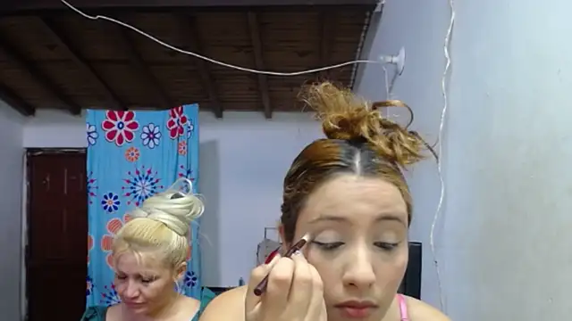 Nicolle Milf online show from 10/28/25, 06:07