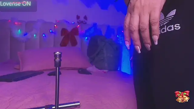 britanyy  online show from 12/04/25, 03:16