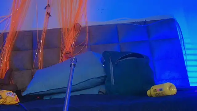 britanyy  online show from 10/25/25, 03:06