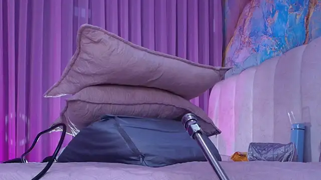 britanyy  online show from 04/08/26, 03:08