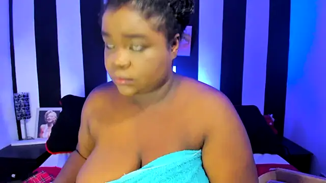 Snapshot of YeminaLeman chatting on 03/14/25, 10:29 YeminaLeman online show from 03/14/25, 10:29