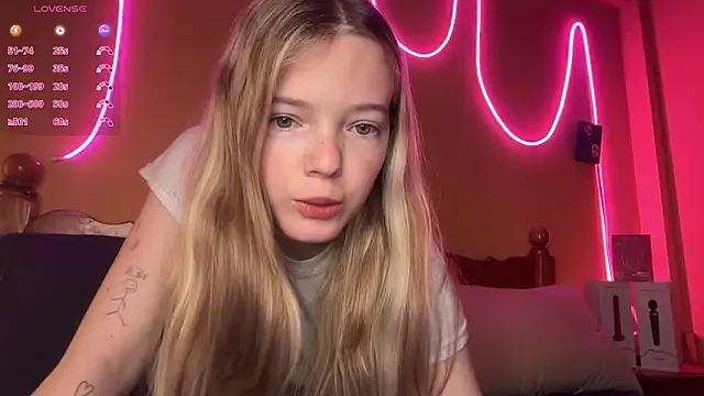 Snapshot of -veranito- chatting on 09/19/25, 03:10 -veranito- online show from 09/19/25, 03:10