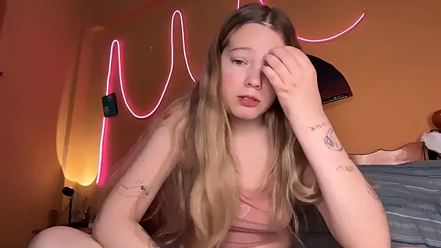 Snapshot of -veranito- chatting on 11/04/25, 03:10 -veranito- online show from 11/04/25, 03:10